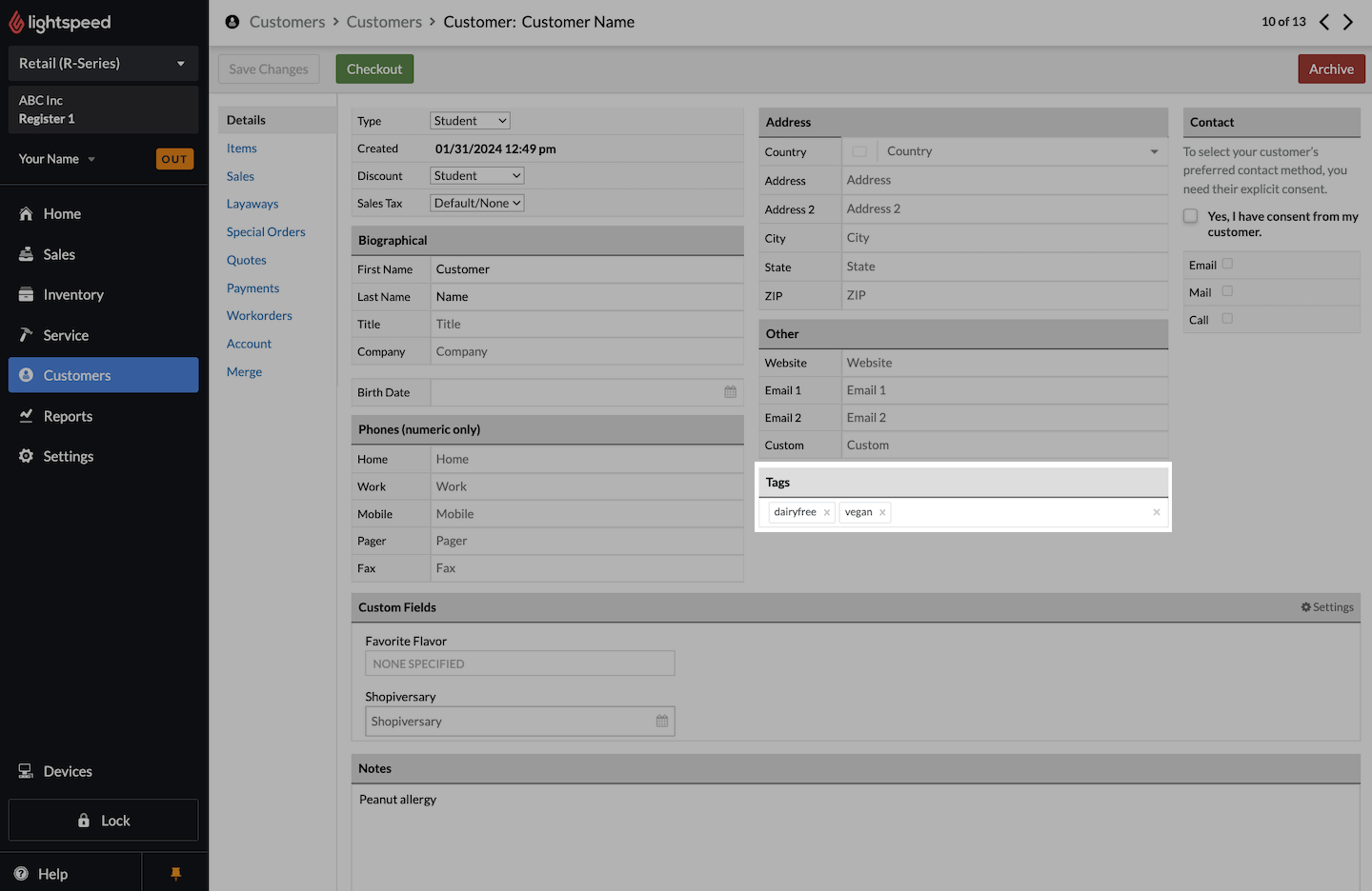 Page Détails du client avec la section Balises mise en évidence.