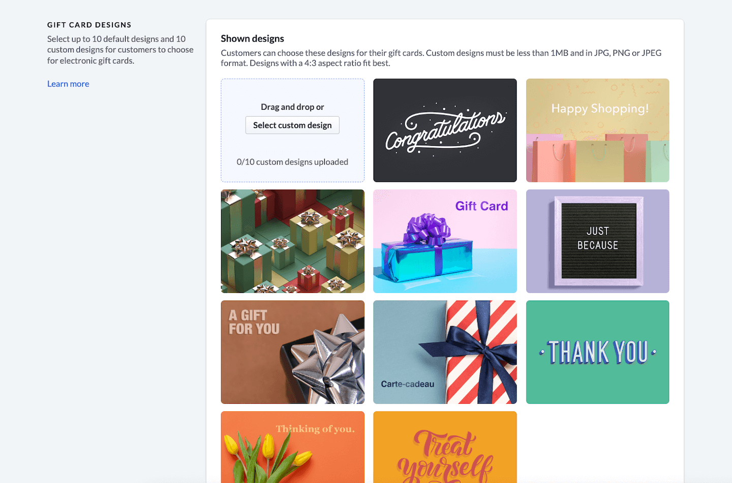 Het gedeelte Cadeaubonontwerpen met beschikbare afbeeldingen weergegeven en de optie om aangepaste afbeeldingen te uploaden.