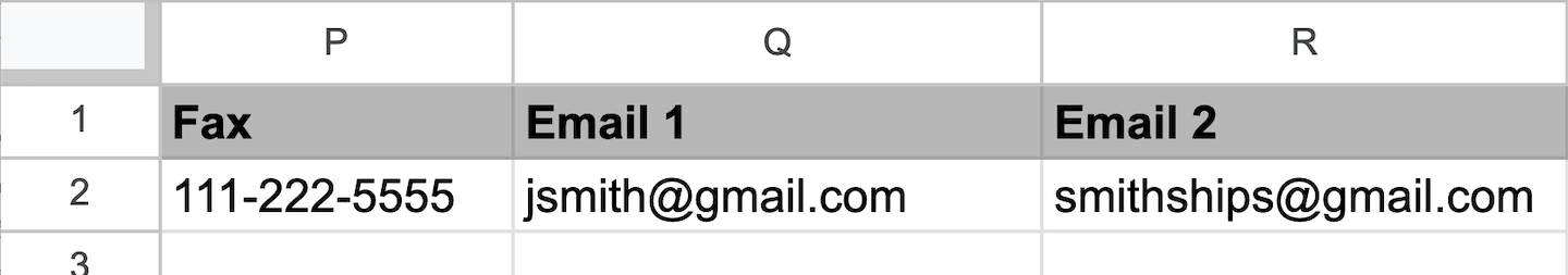 De spreadsheet voor het importeren van klantgegevens met de kolommen Fax, E-mailadres 1 en E-mailadres 2.