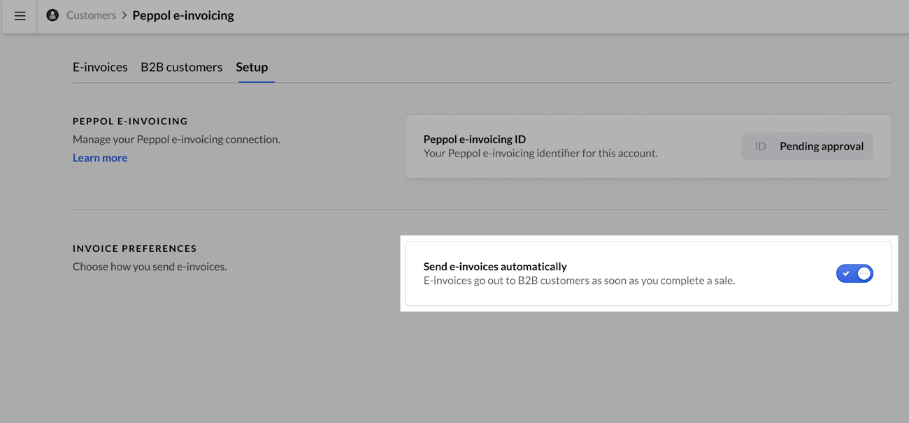 L'option d'envoi automatique de factures électroniques est activée et mise en surbrillance.
